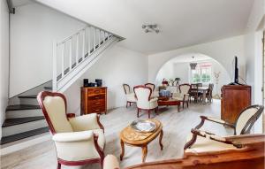 4 Bedroom Gorgeous Home In Jarnac