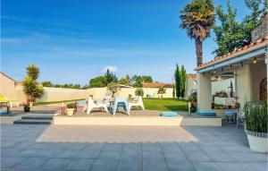 Maisons de vacances Amazing Home In Marennes : photos des chambres
