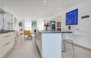 Maisons de vacances Amazing Home In Marennes : photos des chambres