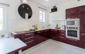 Nice Home In Saint-Laurent-Du-Var