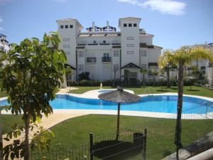 2108-Nice apt with pool close from beach and bars