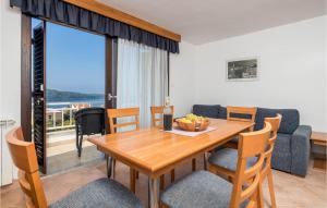 Gorgeous Apartment In Barbat Na Rabu 