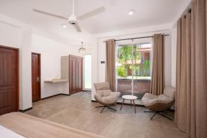 Hasthri Boutique Brown Apartment in Ahangama with pool Near Beach