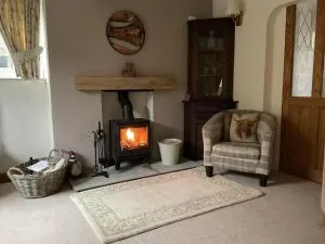 Picturesque Stone Cottage in the Heart of North Yorkshire Village - Hideaway Cottage - Ampleforth