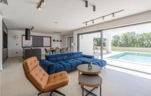 3 Bedroom Stunning Home In Porec 