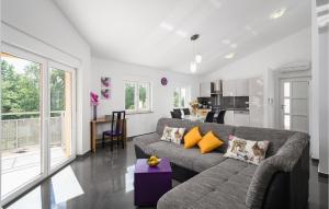 Stunning Home In Pazin 