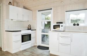 Holiday Home Gøgevej Henne I