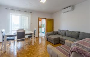 1 Bedroom Amazing Apartment In Funtana 