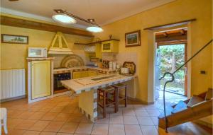 Lovely Home In Cortona With Kitchen