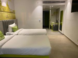 Le Roi Dehradun at Dehradun Railway Station