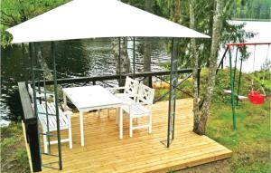 Two-Bedroom Holiday Home In Tived