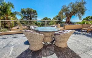 Lovely Home In Cuers With Kitchen