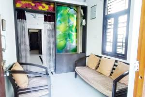 Servostay - 3 BHK Fully Furnished Lavish Home with Parking in KPHB Near Forum Nexus Mall