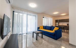 Cozy Apartment In Vir With Wifi