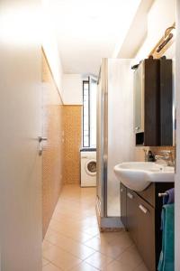 Corso Buenos Aires 2BR Sofa Bed, M1 M2 Loreto, Milan