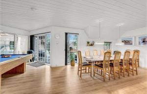 Stunning Home In Ringkøbing With Sauna