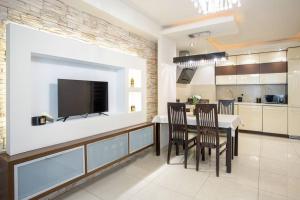 Golden Apartments Warsaw - Best Location in City Center Grzybowska 5-305