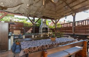 Amazing Apartment In Spincici