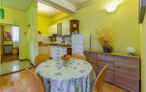 1 Bedroom Nice Apartment In Premantura 