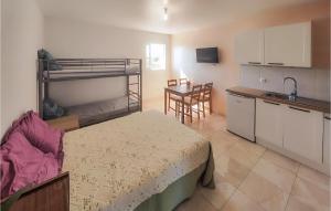 Appartements Gorgeous Apartment In Loupian : photos des chambres