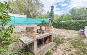 2 Bedroom Awesome Home In Marseillan