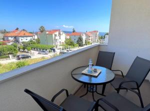 Bright and Cozy Apartment with Balcony in Kastel Luksic