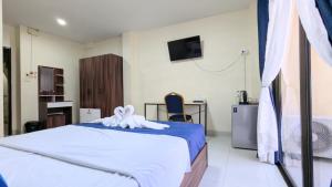 Shady Palms Guest House Cha Am Beach