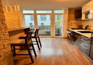 Orient Express Paris-Pressburg by Zaži