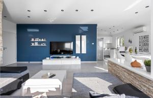 Amazing Apartment In Murter With Wifi