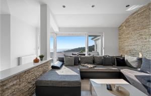 Amazing Apartment In Murter With Wifi