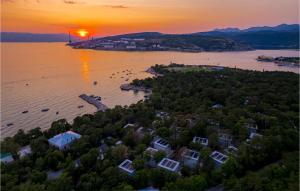 2 Bedroom Beautiful Home In Kraljevica 