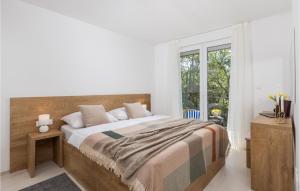 2 Bedroom Beautiful Home In Kraljevica 