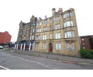 Flat in glasgow close tolocal amenities