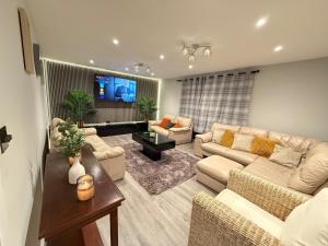 Rochester Apartment-Sleeps 4-Free Parking