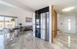 Beautiful Home In Splitska- Supetar