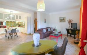Gorgeous Home In Eyguians With Wifi