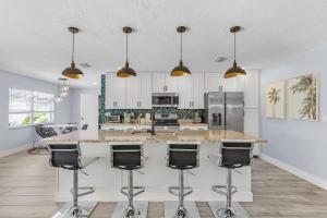 Soak up the Sun - Saltwater pool, spacious fenced-in backyard, home