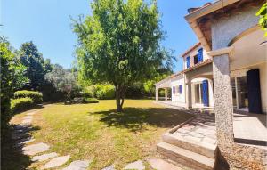 Maisons de vacances Beautiful Home In Prades-Sur-Vernazobre : photos des chambres