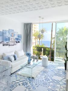 The White Rock Private access to the beach