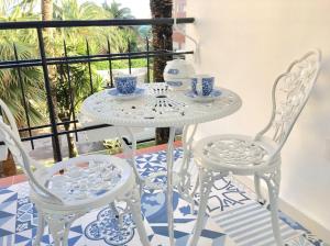 The White Rock Private access to the beach