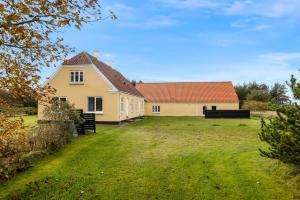 Large Pool House With Activity Room Located In Peaceful Surroundings