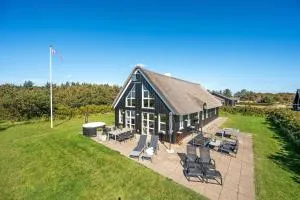 Lovely Holiday Home With Fantastic Views, Fenced Grounds, And A Wilderness Bath, - Karsbæk