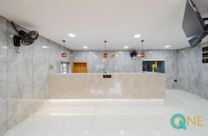 Marin Grand Suit by Glitz Hotels - Nr Ernakulam Junction