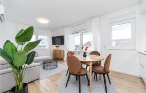 Cozy Apartment In Mandre With Wifi