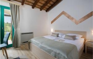 Nice Home In Trviz With Wifi 