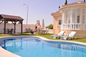 Casa Reni - 5 Bedroom Villa with private pool - Torremendo