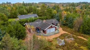 Cozy And Spacious Holiday Home Near Torup Strand Close To The North Sea, - Frøstrup