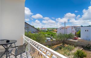 Lovely Apartment In Brodarica With Wifi