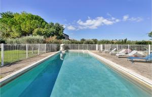 Maisons de vacances Stunning Home In Saint Martin De Crau : photos des chambres