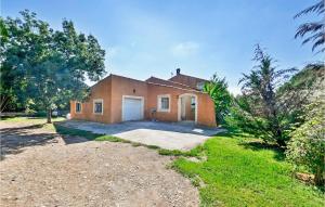 Maisons de vacances Stunning Home In Saint Martin De Crau : photos des chambres